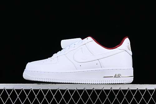 280DV7584100AIR FORCE 1 07 SE SUMMIT WHITETEAM REDMETALLIC GOLDUNISEX3645
