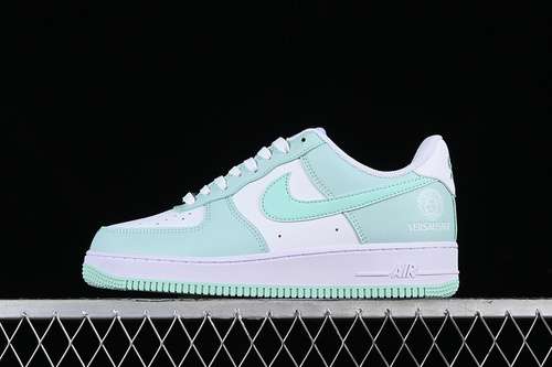 300CW2288111AIR FORCE 1 07 LOW WHITEGREENWOMAN3639MAN4045