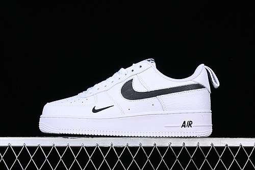 280FV1320100AIR FORCE 1 07 LOW WHITEBLACKWOMAN3639MAN4045