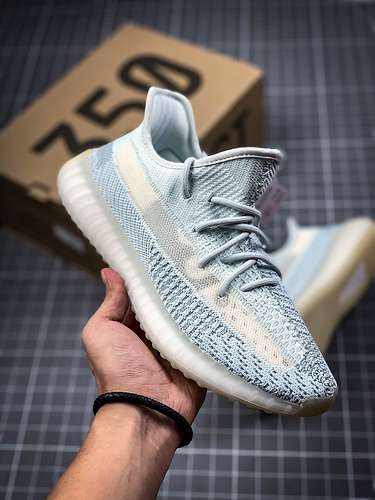 400FW5317YEEZY BOOST 350 V2 WHITECLOUD WHITE REFLECTIVEUNISEX3646