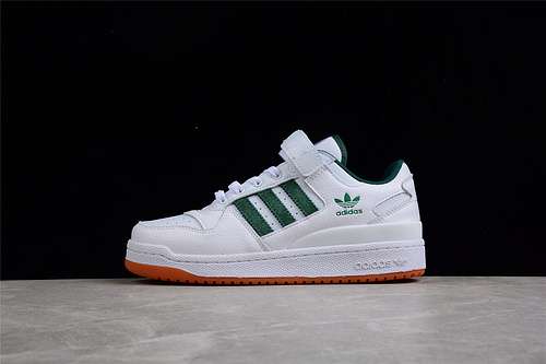 300AQ1261FORUM LOW SHOES CLOUD WHITECOLLEGIATE GREENGUMWOMAN3639MAN4045