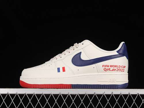 340DR9868300AIR FORCE 1 07 LOW WHITEDARK BLUEREDWOMAN3639MAN4045