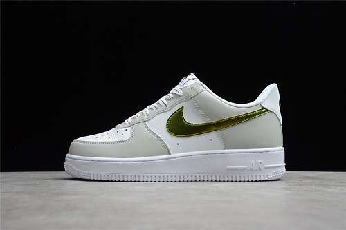 340DC9029100AIR FORCE 1 LOW GREY METALLICSUMMIT WHITEBLACKWOMAN3639MAN4045