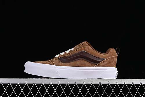 220VN0009QCLC5VANS CLASSICS KNU SKOOL WHITEBROWNWOMAN3539MAN4044