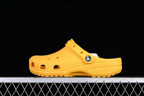 180CROCS DUAL PURPOSE BEACH HOLE SANDALS ORANGEWOMAN3439MAN4046