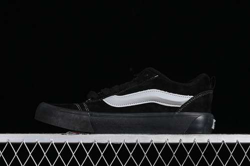 220VN0AUAK373VANS CLASSICS KNU SKOOL BLACKGREYWOMAN3539MAN4044