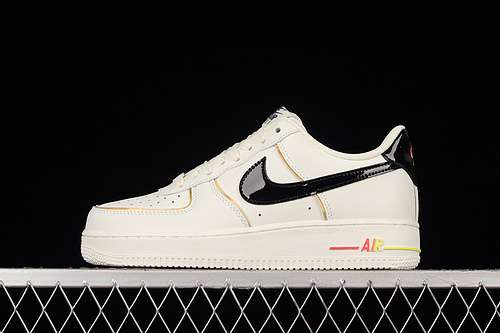 320ZX9856599AIR FORCE 1 07 LOW IVORYBLACKMETALLIC GOLDWOMAN3639MAN4045