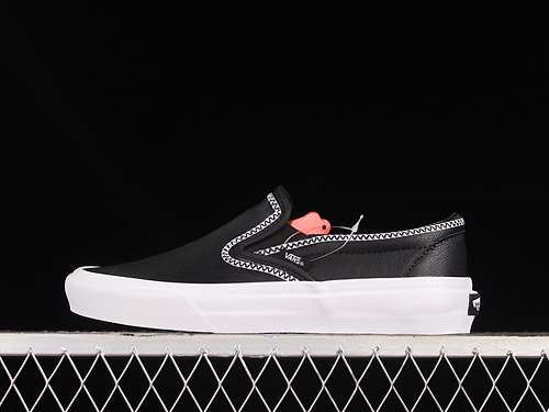 230VN0A3JEXBMXWHITE MOUNTAINEERING SLIP ON 98DX BLACKWOMAN3539MAN4044