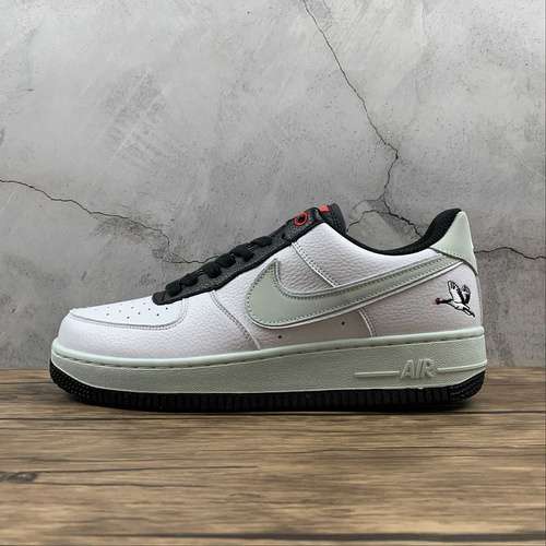 280DA8482100AIR FORCE 1 LOW MILKY STORK WHITEPHOTON DUSTBLACKCHILE REDUNISEX3645