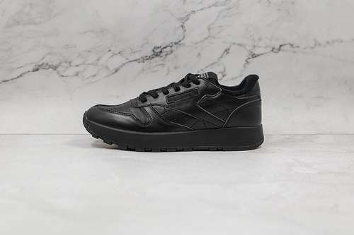 520MAISON MARIGIELA X REEBOK BLACKBLACKBLACKWOMAN3539MAN4044