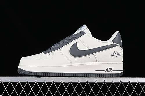 340JF1983553AIR FORCE 1 07 LOW 40TH WHITEGREYWOMAN3639MAN4045