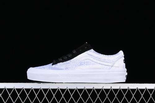 260VN0A54H5UHTCLOT FRAGMENT DESIGN WHITEBLACKWOMAN3539MAN4044
