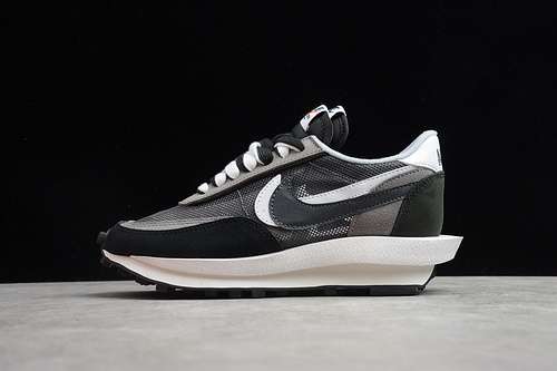 380BV0073001TOP LDV WAFFLE X SACAI DARK GREYWOLF GREYBLACKWHITEUNISEX3646