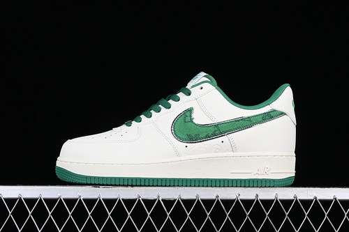 300LV0506033AIR FORCE 1 07 LOW WHITEGREENWOMAN3639MAN4045