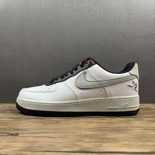 270DA8482100AIR FORCE 1 LOW 07 LX CRANE WHITEPHOTON DUSTBLACKCHILE REDUNISEX3645
