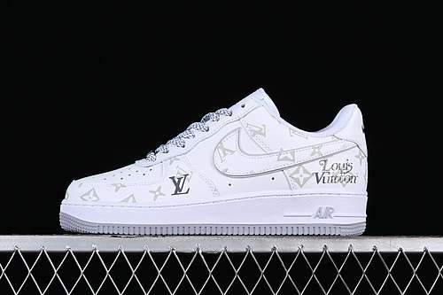 260XD6188004AIR FORCE 1 07 LOW WHITEBLACKWOMAN3639MAN4045