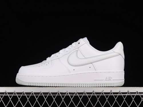 300DV0788100AIR FORCE 1 LOW 07 WHITEWHITEWHITEWOMAN3639MAN4045