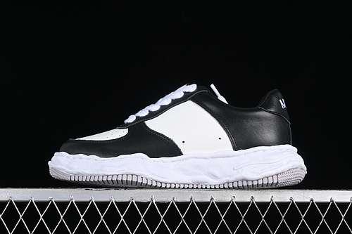 400MMY WAYNE ORIGINAL SOLE LEATHER LOW SNEAKER BLACKWHITEMAN3945