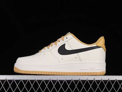 300FD9063101AIR FORCE 1 LOW WHITETANBLACKWOMAN3639MAN4045