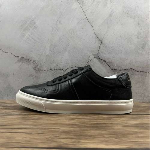 320300GUCCI LOW SHOES BLACKBLACKWHITEMAN3844