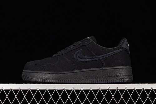 320CZ9084001STUSSY X AIR FORCE 1 LOW BLACKBLACKBLACKWOMAN3639MAN4045
