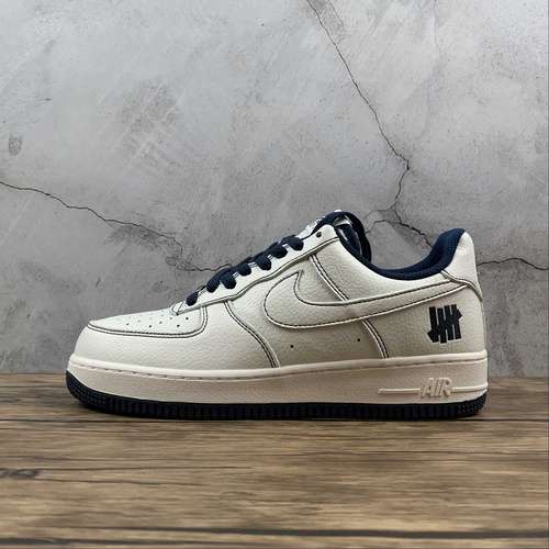 320UN1315800AIR FORCE 1 LOW X UNDEFEATED WHITEWHITENAVY BLUEWOMAN3639MAN4045