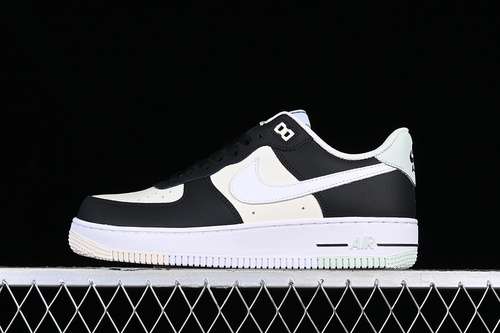 280FD2592002AIR FORCE 1 07 LOW WHITEBLACKWOMAN3639MAN4045
