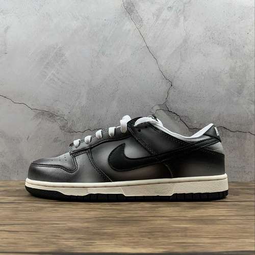 430306793101SB DUNK LOW HAZE WHITEBLACKMEDIUM GREYWOMAN3639MAN4047