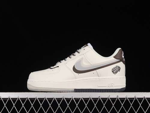 340CW1574801AIR FORCE 1 LOW LV8 DOUBLE SWOOSH WHITEGREYBROWNWOMAN3639MAN4045