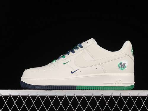 340DD5969899AIR FORCE 1 LOW 07 WHITEGREENNAVY BLUEWOMAN3639MAN4045