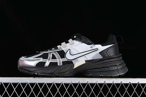 【280】[FD0736-003]-[V2K RUNTEKK 3XL WHITE/BLACK/GREY]-[MAN:40-45]