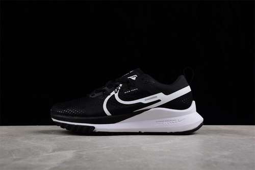 【280】[DJ6158-201]-[REACT PEGASUS TRAIL 4 BLACK/BLACK/WHITE]-[MAN:39-45]