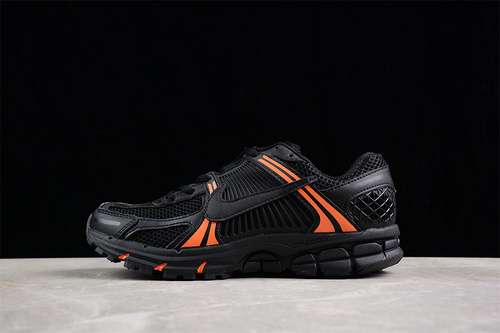 【250】[FD0533-099]-[ZOOM VOMERO 5 SP BLACK/ORANAGE]-[MAN:39-45]