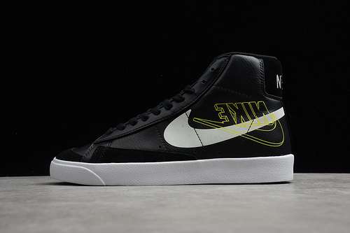 【300】[DA4651-001]-[SB BLAZER MID 77 REVERSE SWOOSH LOGO BLACK/BLACK/WHITE]-[UNISEX:36-44]