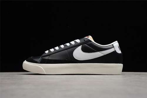 【260】[DA6364-001]-[BLAZER LOW 77 VINTAGE BLACK/SAIL/BLACK/WHITE]-[WOMAN:36-39]-[MAN:40-45]