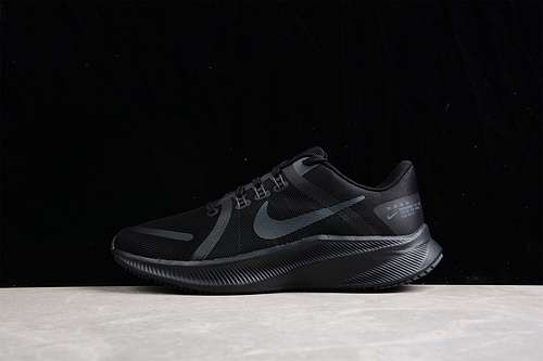 【280】[DA1105-002]-[QUEST 4 RUNNING SHOES BLACK/BLACK/BLACK]-[MAN:39-45]