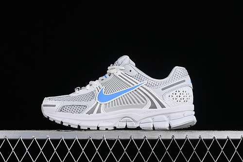 【300】[FB9149-100]-[AIR ZOOM VOMERO 5 SUMMIT WHITE/UNIVERSITY BLUE/PHOTON DUST]-[UNISEX:36-46]