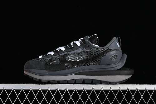 【300】[CV1363-105]-[SACAI VAPORWAFFLE 3.0 WHITE/BLACK]-[WOMAN:36-39]-[MAN:40-45]