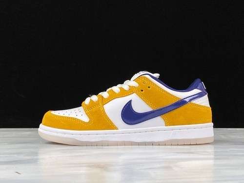 【380】[BQ6817-800]-[SB DUNK LOW WHITE/REGENCY PURPLE-LASER ORANGE]-[UNISEX:36-46]