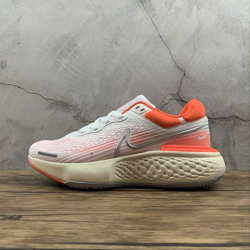 【300】[CT2228-100]-[ZOOMX INVINCIBLE RUN FLYKNIT WHITE/WHITE/ORANGE]-[MAN:40-45]