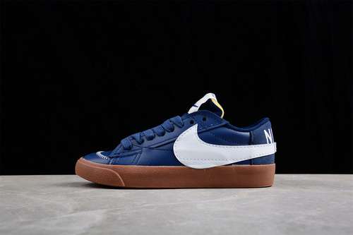 【240】[DR9865-400]-[BLAZER LOW JUMBO WHITE/NAVY BLUE/GUM]-[WOMAN:36-39]-[MAN:40-45]