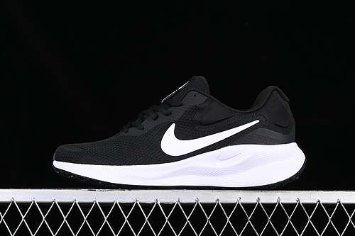 【240】[FB2208-003]-[REVOLUTION 7 UN WHITE/BLACK]-[WOMAN:36-39]-[MAN:40-45]