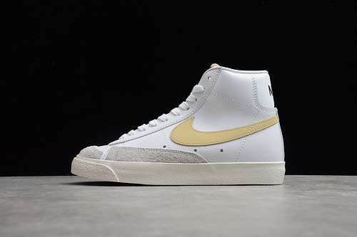 【320】[CZ1055-109]-[SB BLAZER MID &#x27;77 VINTAGE WHITE/WHITE/GOLD]-[WOMAN:36-39]