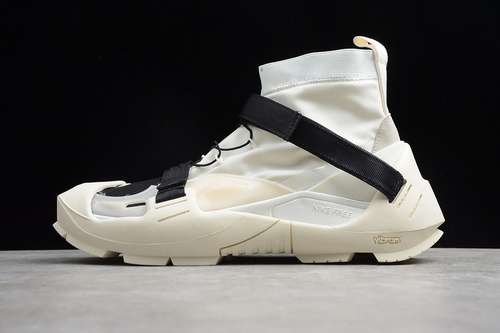[AQ9200-100]-[ST FREE TR 3 SP MMW SAIL BLACK/WHITE]-[MAN:40-45]