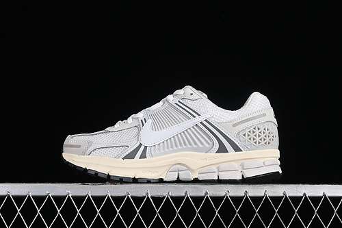 【300】[HF0731-007]-[V2K RUNTEKK 3XL PLATINUM TINT/CASHMERE/IRON GREY/PHOTON DUST]-[UNISEX:36-46]
