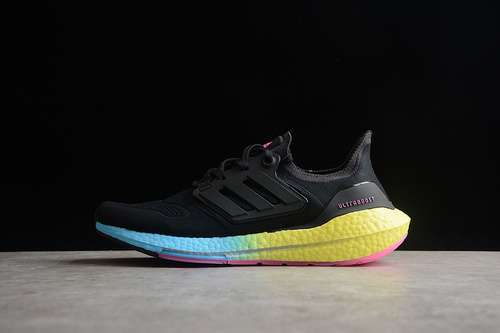 【300】[GV8829]-[ULTRABOOST 22 BLACK MULTI GRADIENT CORE BLACK/CORE BLACK/CARBON]-[MAN:39-48]