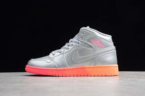 【340】[555112-006]-[GZ AIR JORDAN 1 MID SUNRISE METALLIC SILVER/RACER PINK-WOLF GREY-HOT PUNCH]