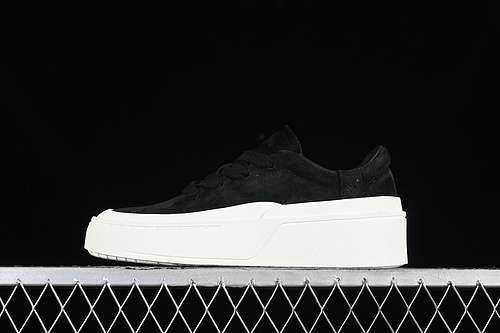 【360】[ID6227]-[LABCOURT WHITE/BLACK]-[WOMAN:35-39]-[MAN:40-45]