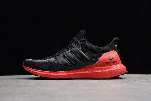 [FW3724]-[ULTRA BOOST 4.0 SHOES RED/CORE BLACK]-[MAN:39-45]