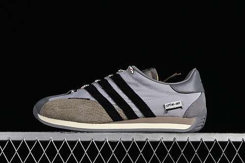 【340】[IH7519]-[SONG FOR THE MUTE COUNTRY OG GREY TWO/CORE BLACK/GREY FOUR]-[WOMAN:36-39]-[MAN:40-46]